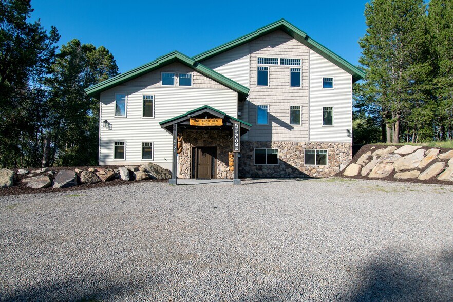 4121 Quakie Ln, Island Park, ID à vendre - Photo de l’immeuble – Image 2 sur 45