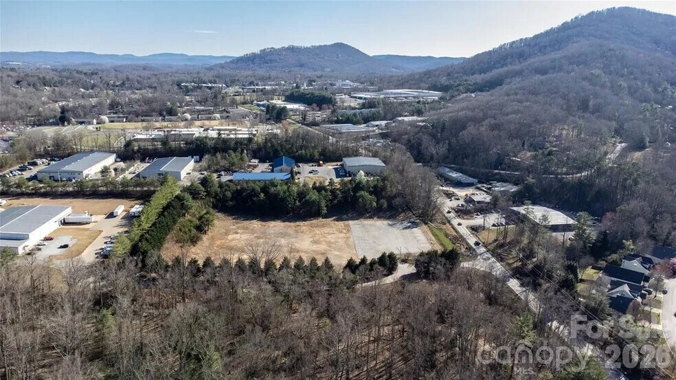 9 Frito Way, Arden, NC à vendre - Photo de l’immeuble – Image 3 sur 3