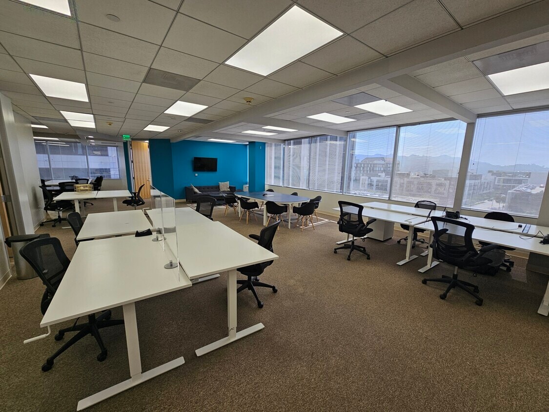 600 N Brand Blvd, Glendale, CA à louer Photo intérieure– Image 1 sur 6