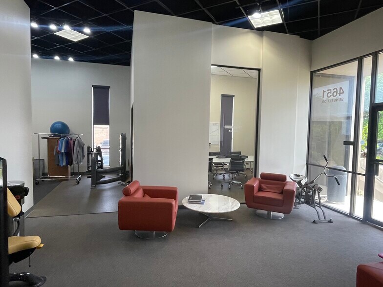 4651 Sunbelt Dr, Addison, TX à vendre - Photo intérieure – Image 3 sur 9