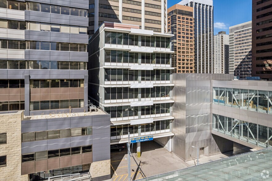 816 7th Ave SW, Calgary, AB à louer - Photo de l’immeuble – Image 1 sur 2