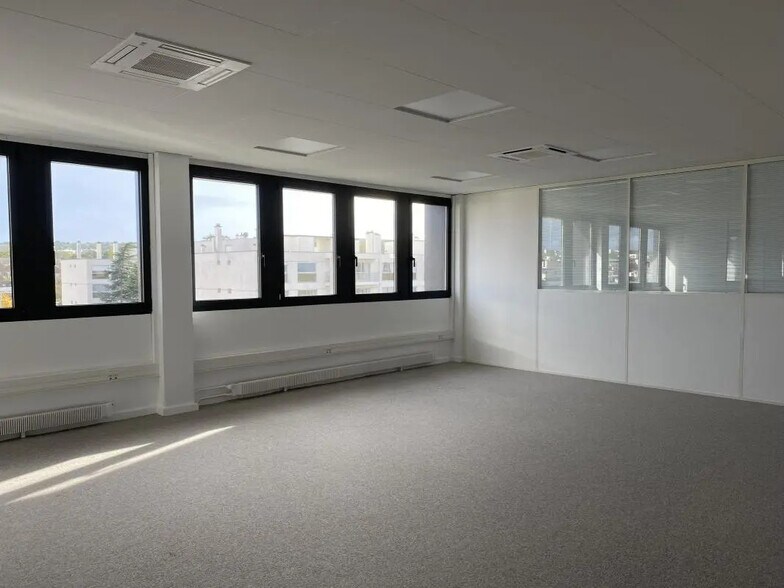 147 Avenue Paul Doumer, Rueil-Malmaison à louer - Photo de l’immeuble – Image 2 sur 8