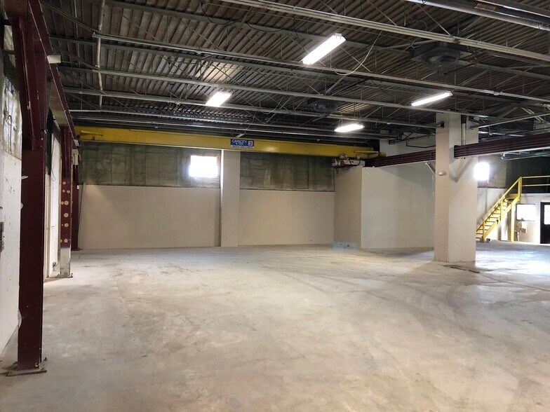 12950 Capital St, Oak Park, MI à louer - Photo de l’immeuble – Image 2 sur 11