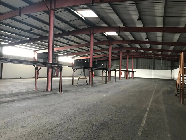 Plus de détails pour Industriel/Logistique à louer