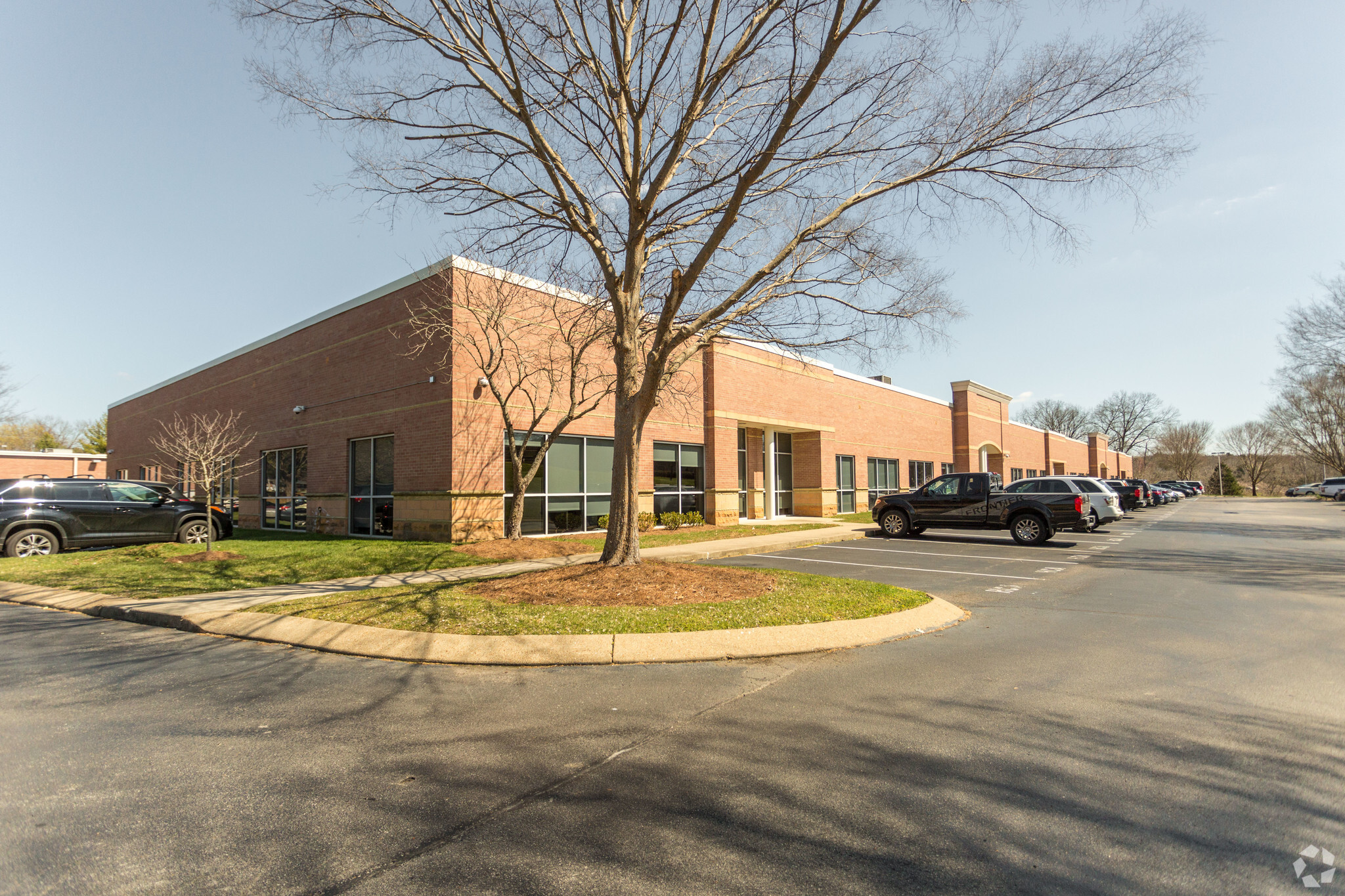 811 Royal Pky, Nashville, TN à louer Photo de l’immeuble– Image 1 sur 9