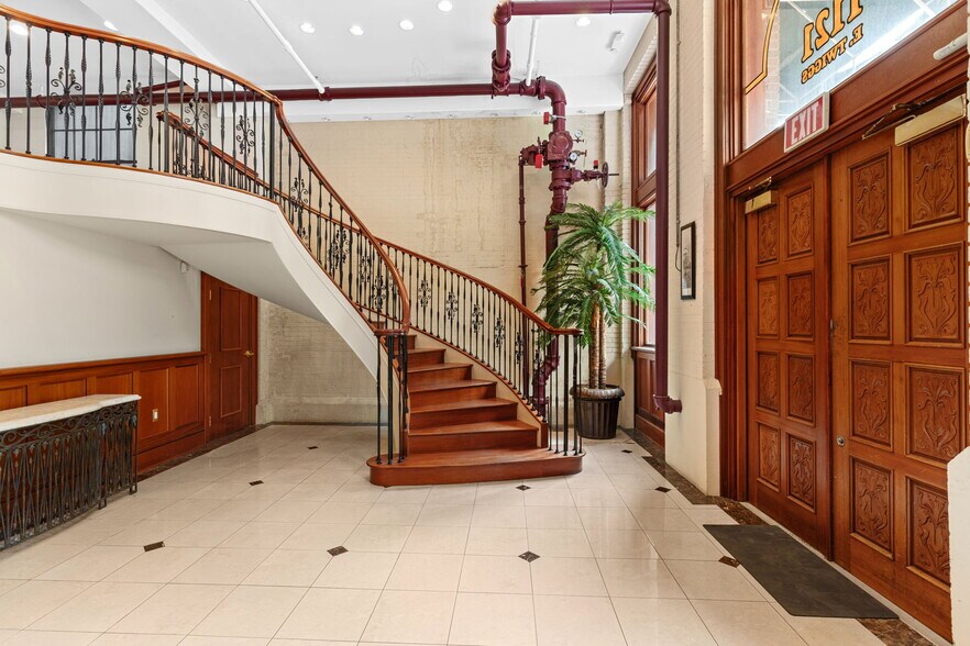 1121 E Twiggs St, Tampa, FL à louer - Photo intérieure – Image 3 sur 27