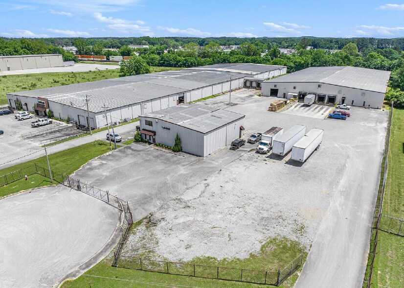 Pride Lane Industrial Park portefeuille de 3 biens à vendre sur LoopNet.fr - Photo de l’immeuble – Image 3 sur 14
