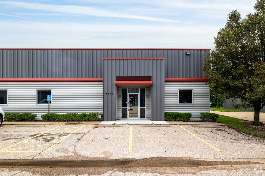 9133 E 37th St N, Wichita, KS à louer - Photo de l’immeuble – Image 2 sur 3