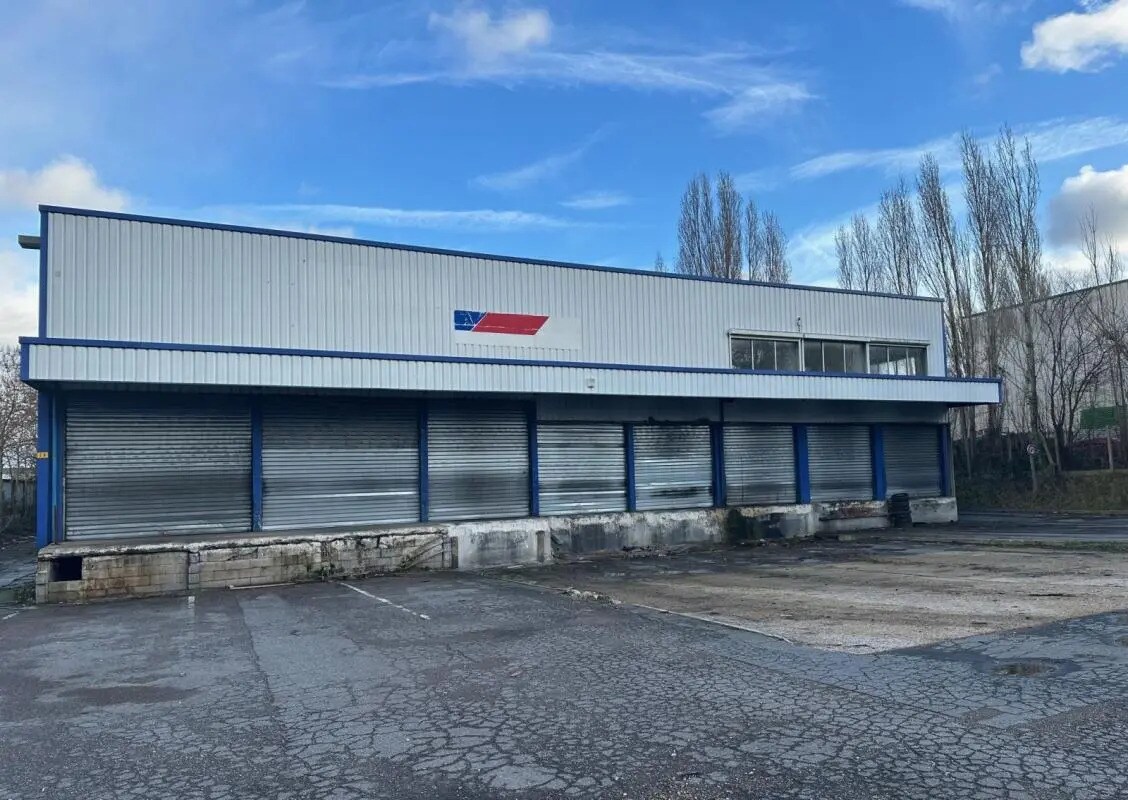 11 Avenue Descartes, Morangis à louer Photo de l’immeuble– Image 1 sur 7