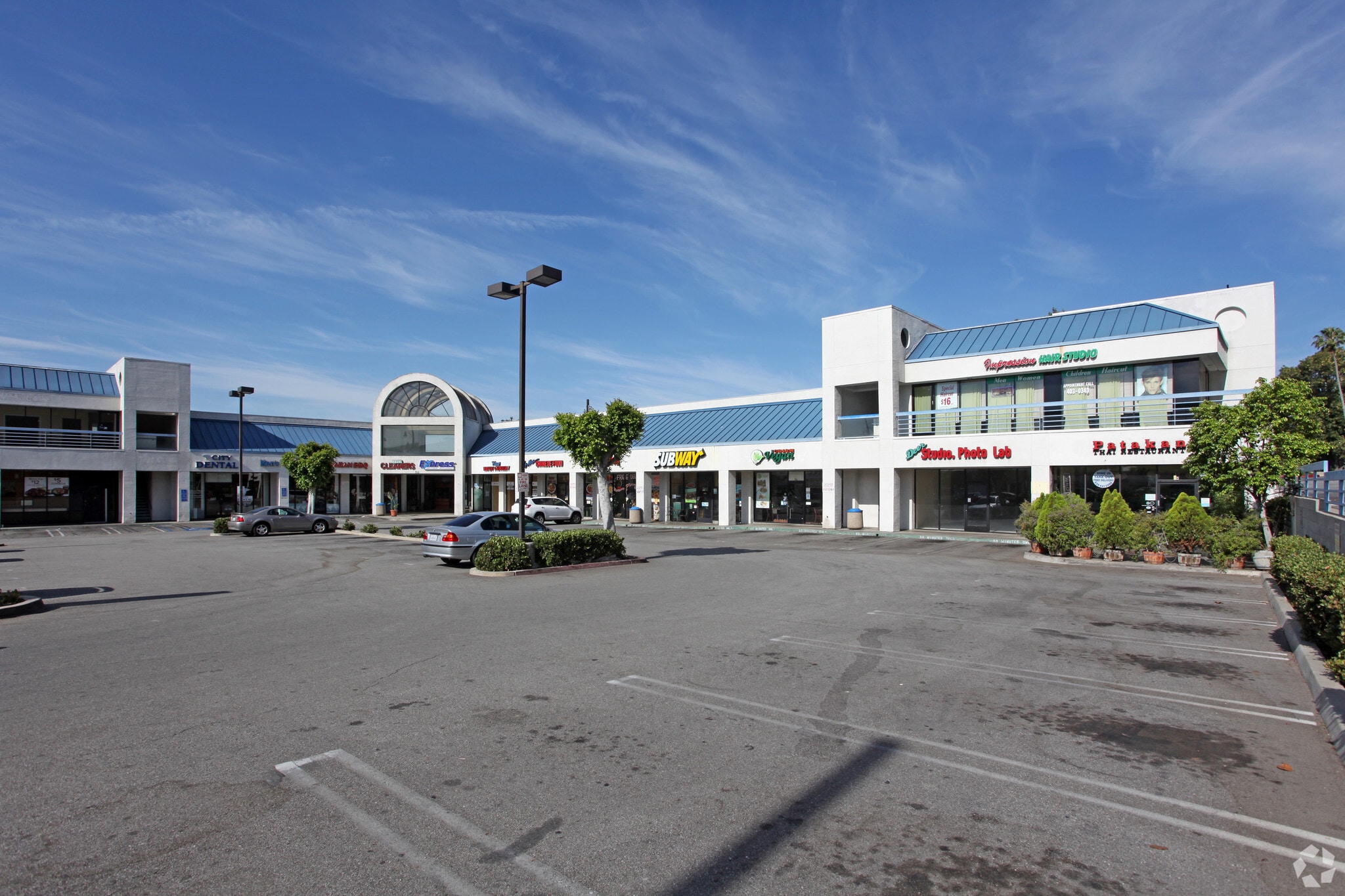 711 Fair Oaks Ave, South Pasadena, CA à louer Photo principale– Image 1 sur 6