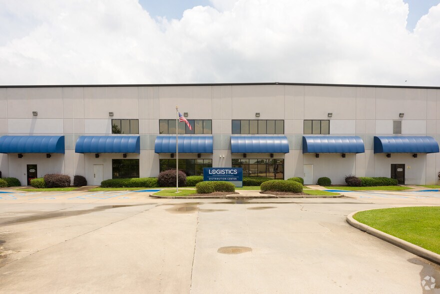 12100 Little Cayman Dr, Baton Rouge, LA à louer - Photo de l’immeuble – Image 2 sur 11