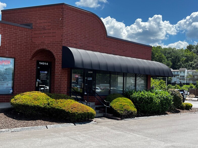 14004-14016 Manchester Rd, Ballwin, MO à louer - Photo de l’immeuble – Image 2 sur 4