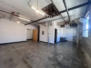 1300 Factory Pl, Los Angeles, CA à louer Photo intérieure– Image 2 sur 3