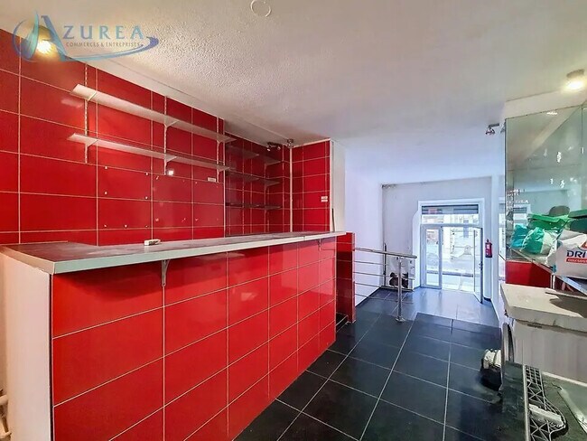 Plus de détails pour Local commercial à vendre