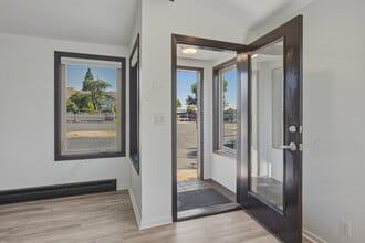 204 SE Scott St, Bend, OR à louer Photo intérieure– Image 1 sur 8