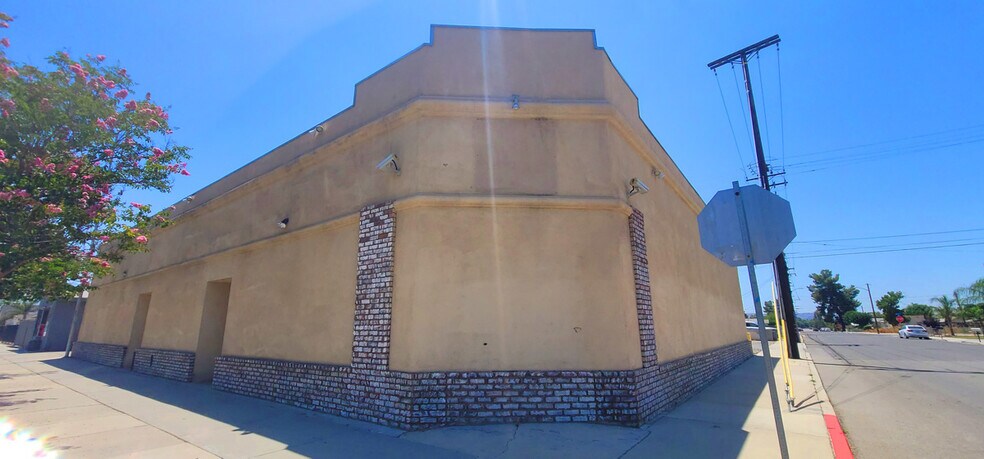 300 E Main St, San Jacinto, CA à vendre - Photo de l’immeuble – Image 3 sur 14