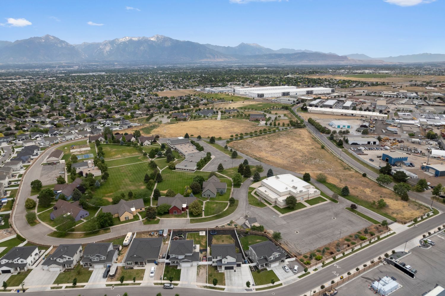 5402 Bagley Rd park, West Jordan, UT à louer Photo principale– Image 1 sur 9