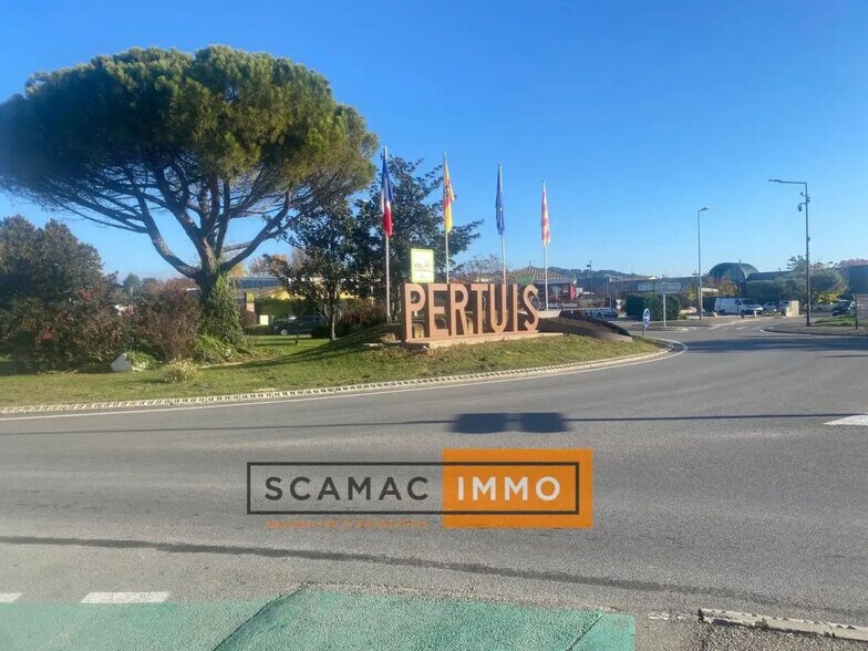 Local commercial dans Pertuis à louer - Photo de l’immeuble – Image 2 sur 3