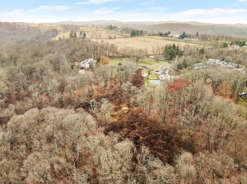0 Cottage Place, Granite Springs, NY à vendre - Photo de l’immeuble – Image 2 sur 4