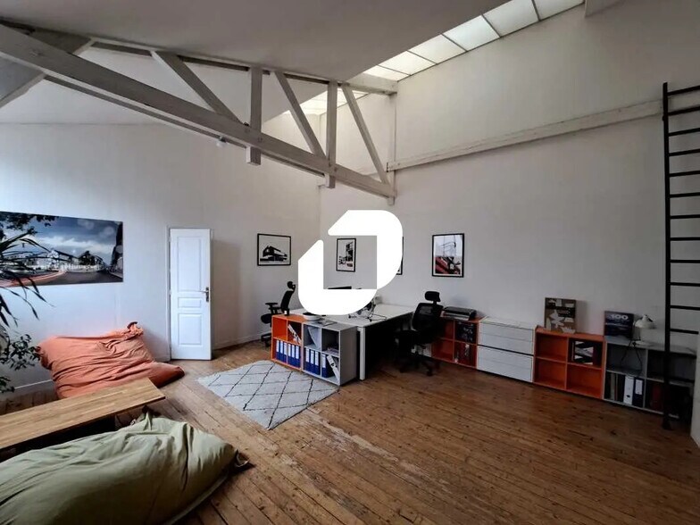 Bureau dans Montreuil à louer - Photo de l’immeuble – Image 2 sur 18