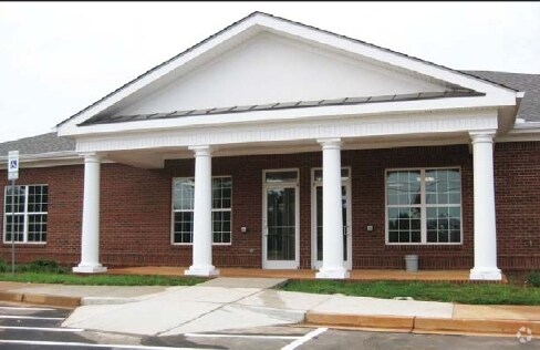 7185 Bonneval Rd, Jacksonville, FL à vendre - Photo de l’immeuble – Image 2 sur 7