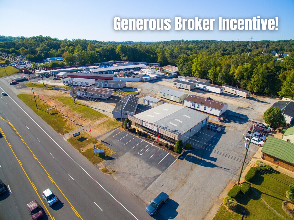 13430 Wade Hampton blvd, Greer, SC à vendre Photo de l’immeuble– Image 1 sur 6
