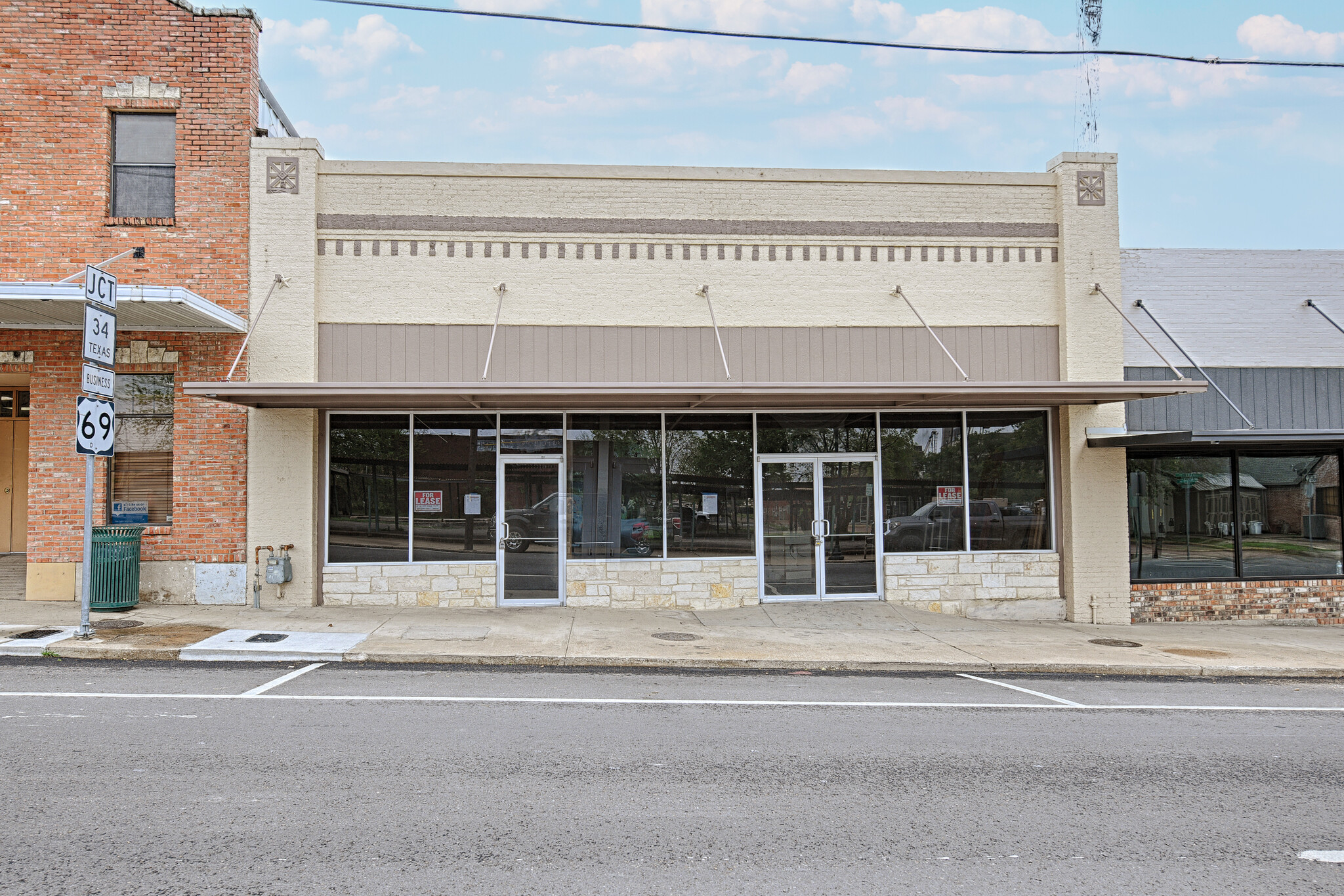 2306-2308 Lee St, Greenville, TX à louer Photo de l’immeuble– Image 1 sur 4
