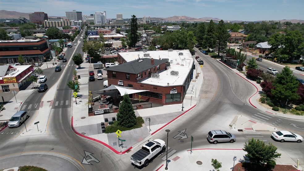 960 S Virginia St, Reno, NV à vendre - Photo de l’immeuble – Image 3 sur 34
