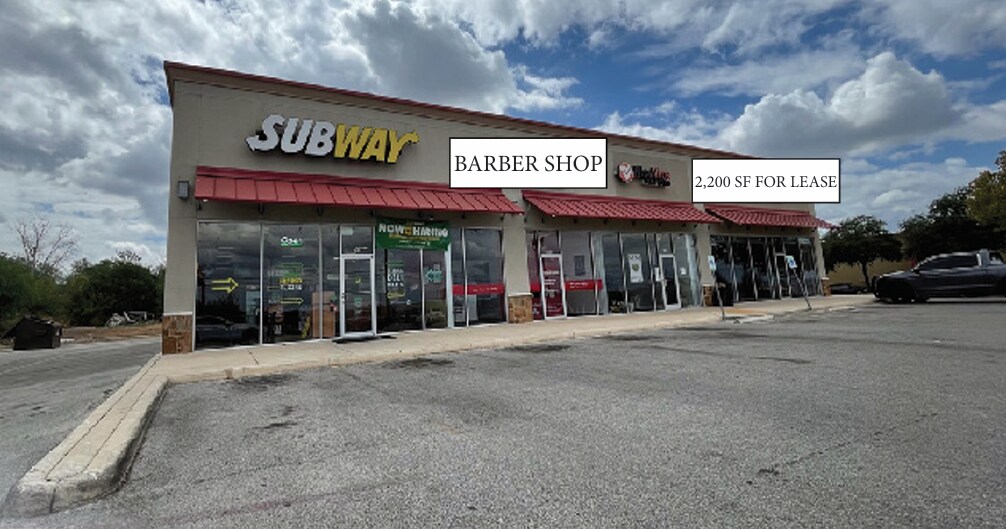 11726 N IH-35, San Antonio, TX à louer Photo de l’immeuble– Image 1 sur 3