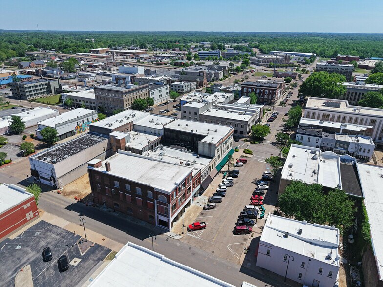214-216 N Liberty St, Jackson, TN à louer - Photo de l’immeuble – Image 2 sur 20