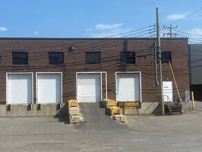 4700-4800 Boul Thimens, Montréal, QC à louer Photo intérieure– Image 2 sur 3