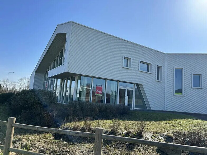 Local d’activités dans Marly à louer - Photo de l’immeuble – Image 2 sur 15