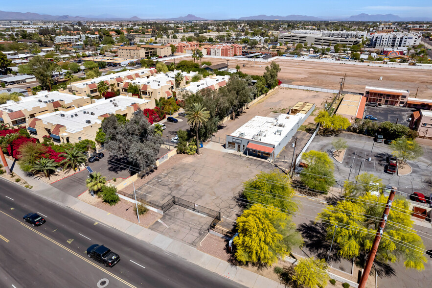 1219 S McClintock Dr, Tempe, AZ à louer - Photo de l’immeuble – Image 3 sur 6