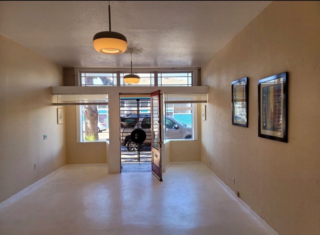 4228-4236 Martin Luther King Jr Way, Oakland, CA à louer Photo de l’immeuble– Image 1 sur 12