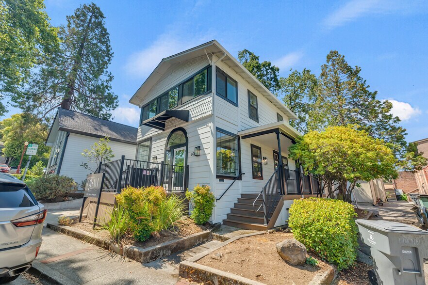 160 Cherry Ave, Auburn, CA à vendre - Photo de l’immeuble – Image 1 sur 31