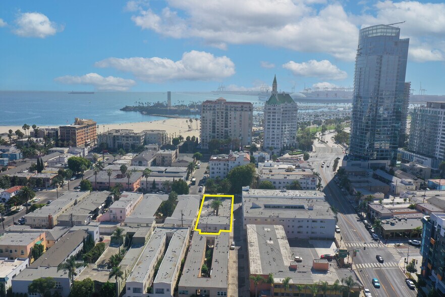 833 E 1st St, Long Beach, CA à vendre - Photo de l’immeuble – Image 3 sur 11