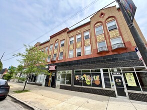 6237-6245 S Kedzie Ave, Chicago, IL à louer Photo intérieure– Image 1 sur 2