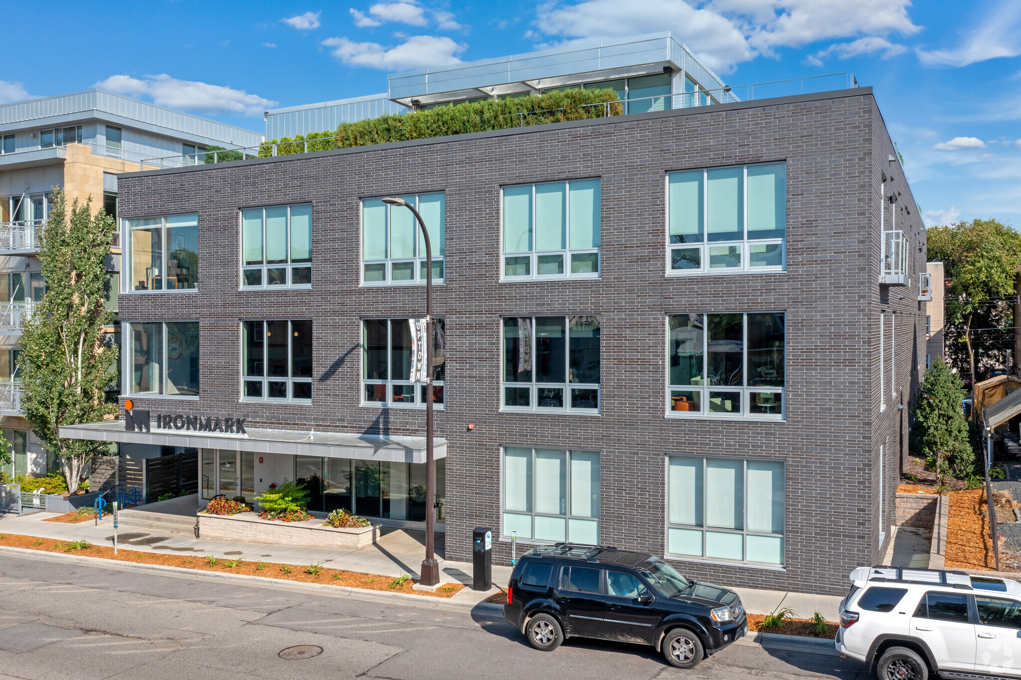 1710 W Lake St, Minneapolis, MN à louer Photo principale– Image 1 sur 9