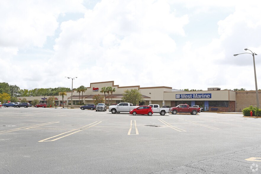 204-324 SE Highway 19, Crystal River, FL à louer - Photo de l’immeuble – Image 1 sur 6