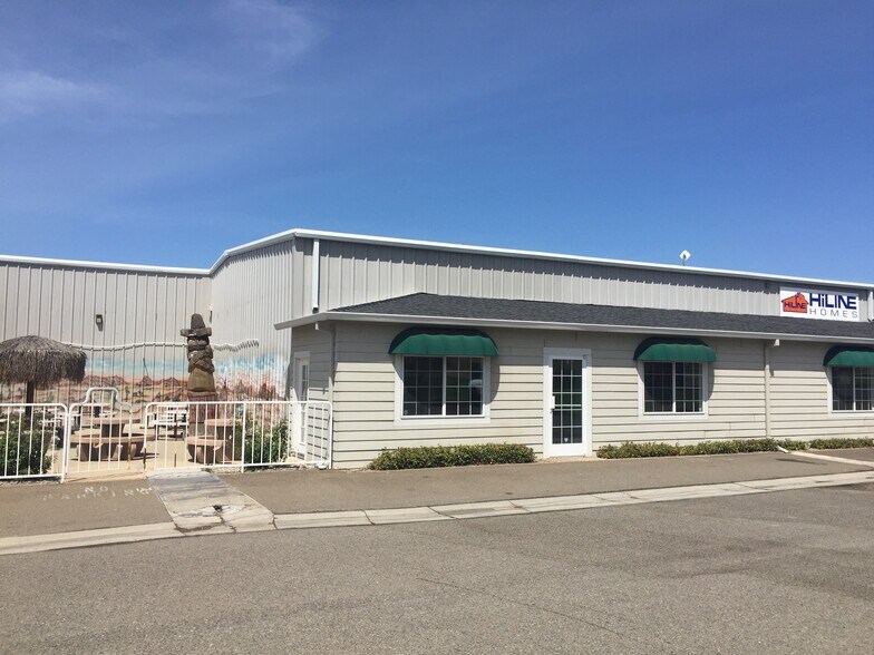 8938 Airport Rd, Redding, CA à louer - Photo principale – Image 1 sur 5