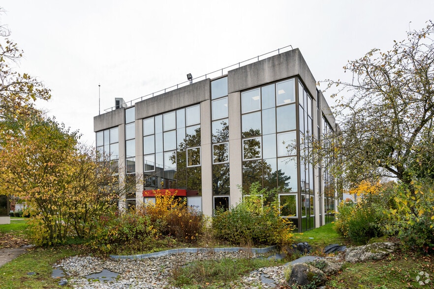 13 Rue de la Perdrix Les Flamants 9, Villepinte à louer - Photo principale – Image 1 sur 3