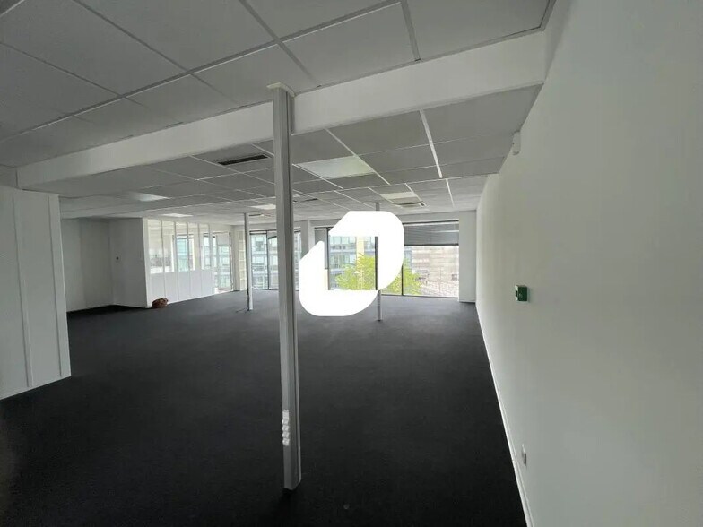 Bureau dans Reims à louer - Photo de l’immeuble – Image 1 sur 7