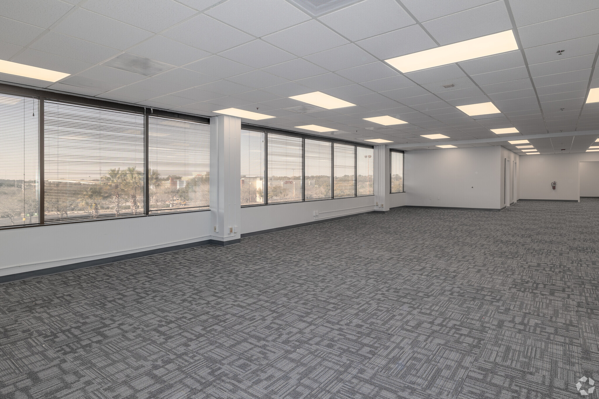 9485 Regency Square Blvd, Jacksonville, FL à louer Photo intérieure– Image 1 sur 4