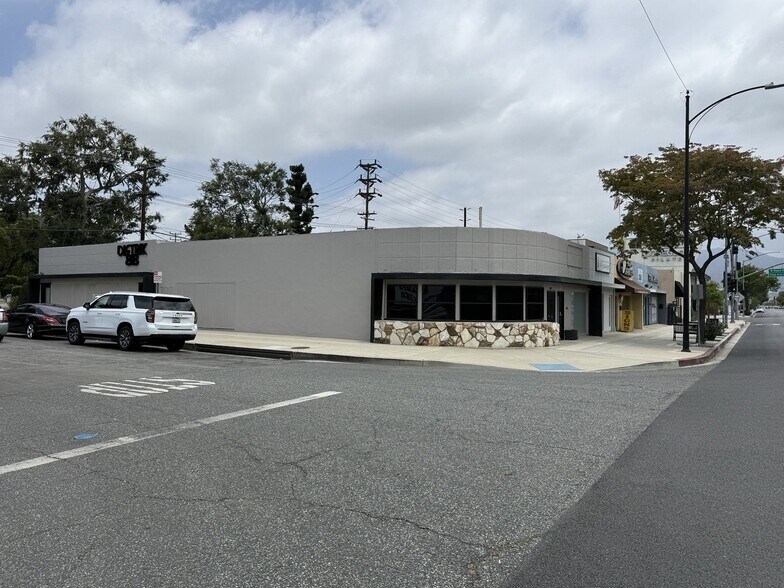 4017-4029 W Burbank Blvd, Burbank, CA à louer - Photo de l’immeuble – Image 2 sur 7