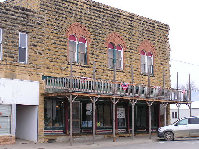 105 N Main St, Sylvan Grove, KS à vendre - Photo de l’immeuble – Image 3 sur 37