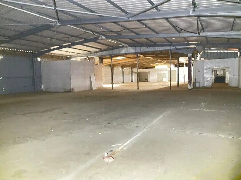 Local d’activités dans Le Crès à louer - Photo de l’immeuble – Image 3 sur 6