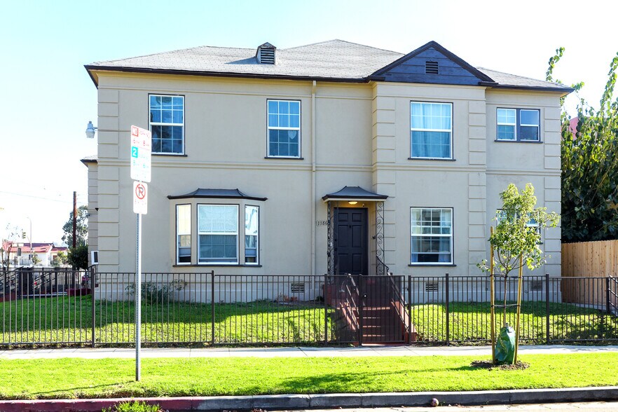 1186 N New Hampshire Ave, Los Angeles, CA à vendre - Photo de l’immeuble – Image 2 sur 16