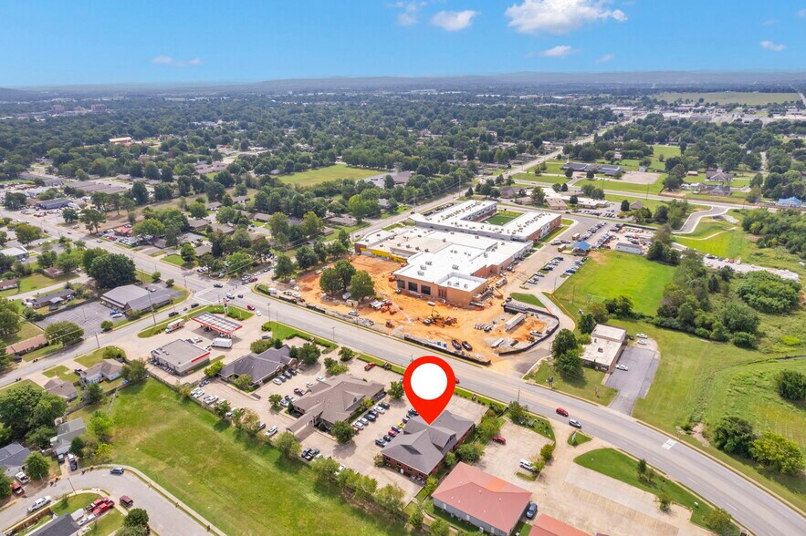 2964 W Huntsville Ave, Springdale, AR à louer - Photo de l’immeuble – Image 3 sur 21