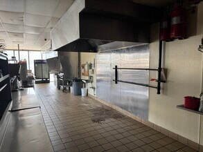 3802-3904 Tuscarawas St W, Canton, OH à louer Photo intérieure– Image 1 sur 6