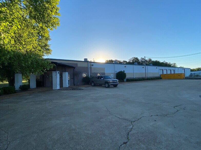 95 Old Runway Rd, Tupelo, MS à vendre - Photo de l’immeuble – Image 2 sur 19
